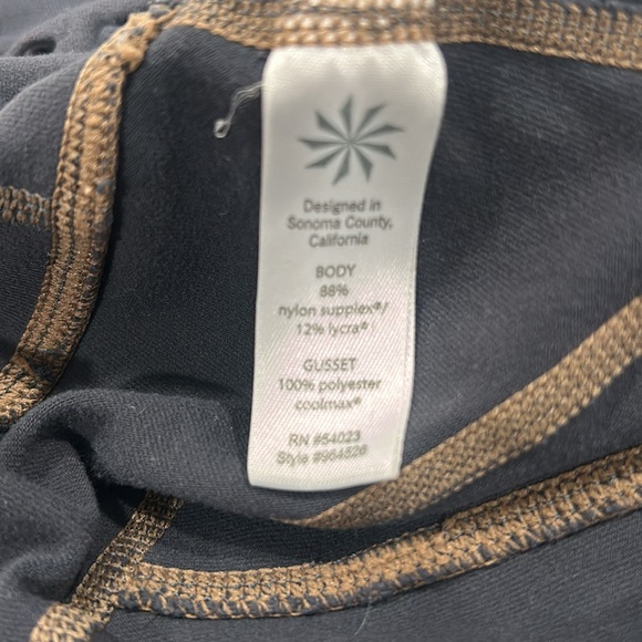 Athleta Gray Leggings with Wide Waistband and Snug Fit - Picture 11 of 12